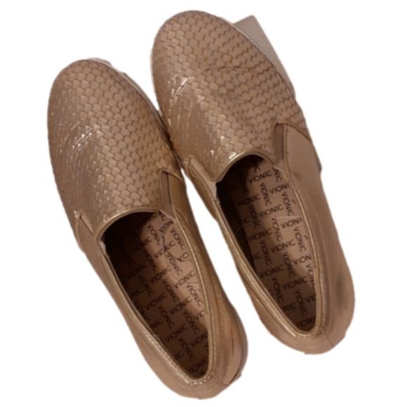 "GOLD" is "IN Style" & VIONIC SHOES have "it"! - Picture 4 of 6